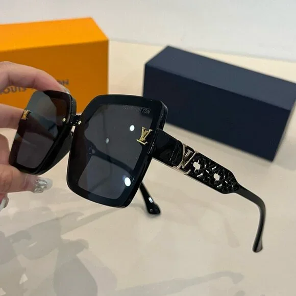 Louis Vuitton Women's Black Square Sunglasses